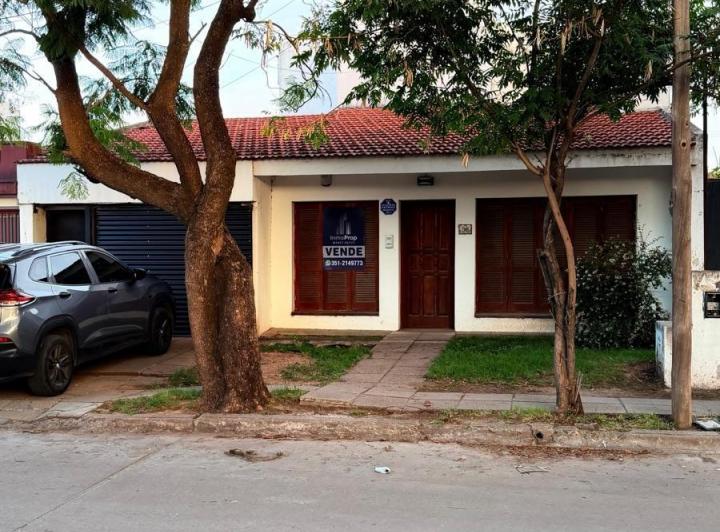Casa · 210m² · 4 Dormitorios
