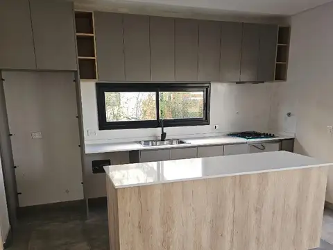 Casa en Alquiler en Santo Tomas, Countries y Barrios Cerrados en Pilar
