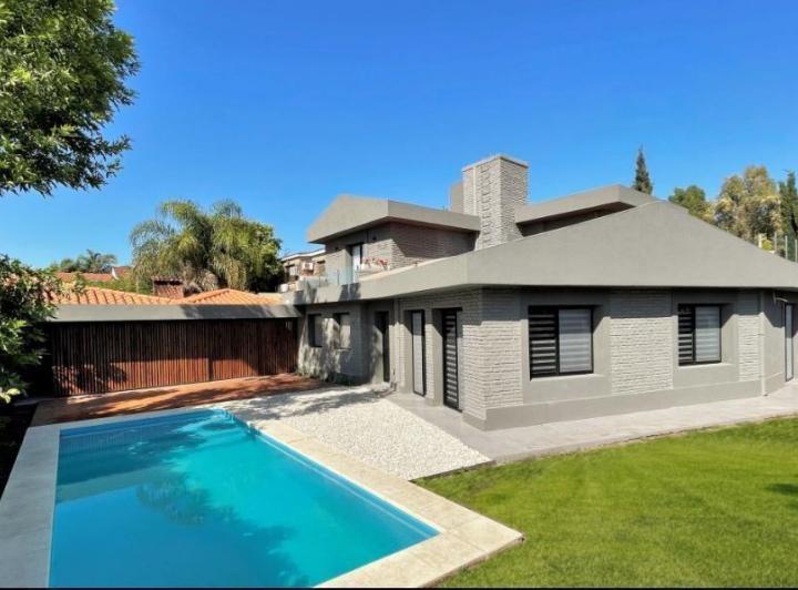 Casa · 345m² · 5 Ambientes