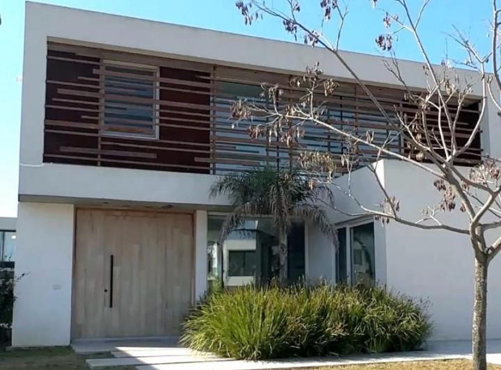 Casa · 253m² · 4 Ambientes