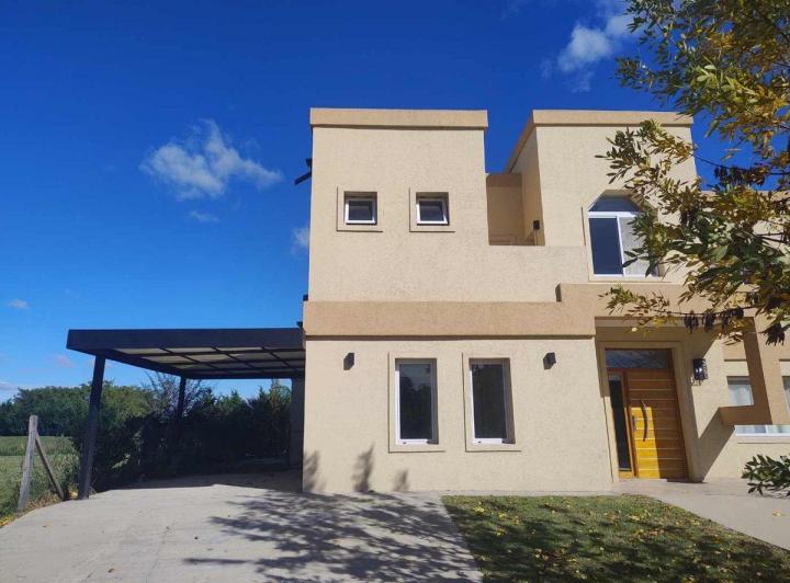 Casa · 192m² · 6 Ambientes · 1 Cochera