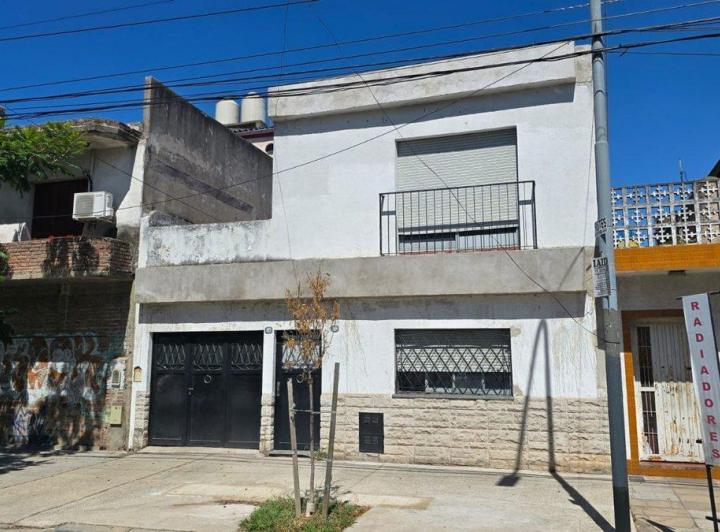 Casa · 155m² · 5 Ambientes · 1 Cochera