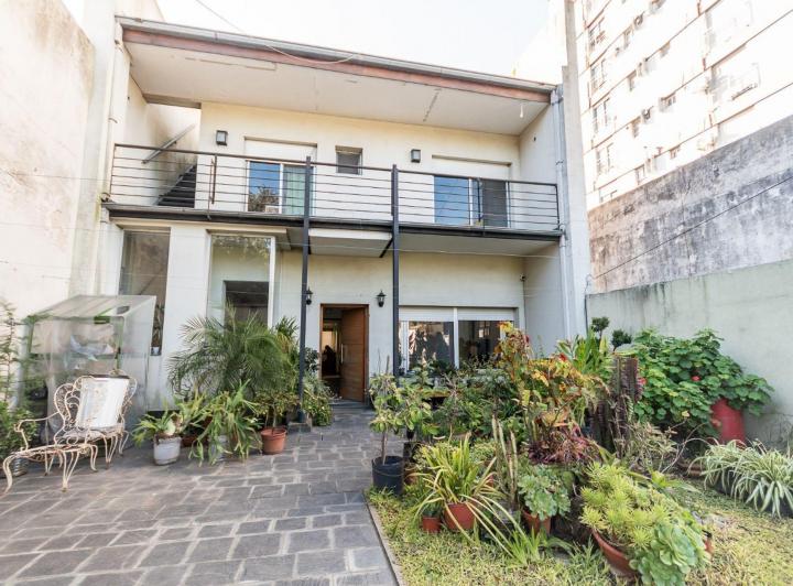 Casa · 239m² · 5 Ambientes · 3 Cocheras