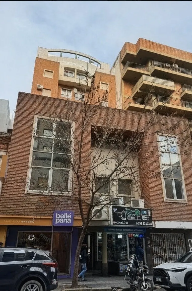 VENTA en la calle Dean Funes al 700 a mts de La Cañada