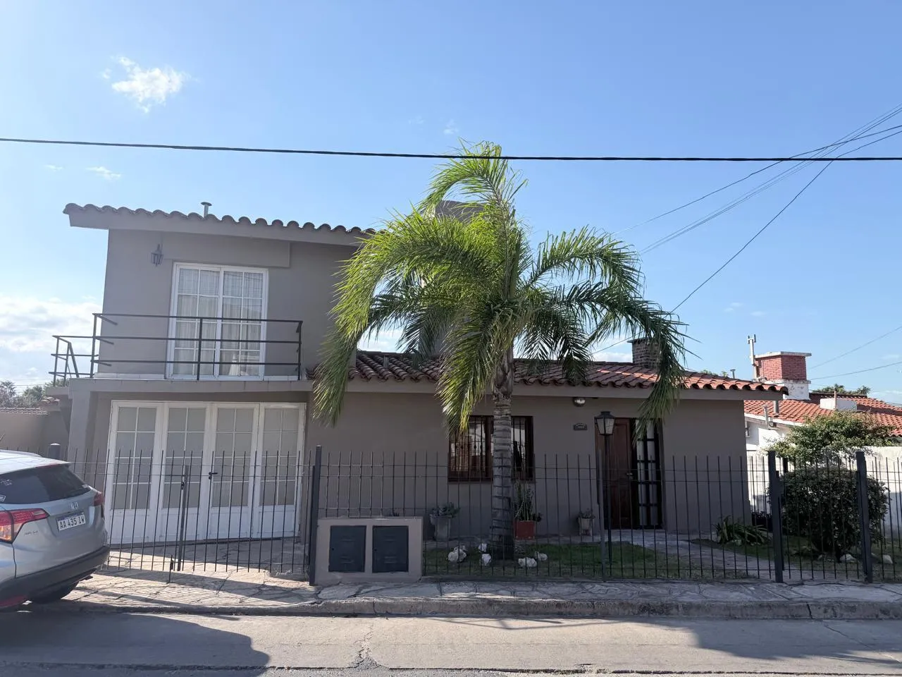 VENTA - CASA 2 DORM. MAS DEPTO. 1 DORM