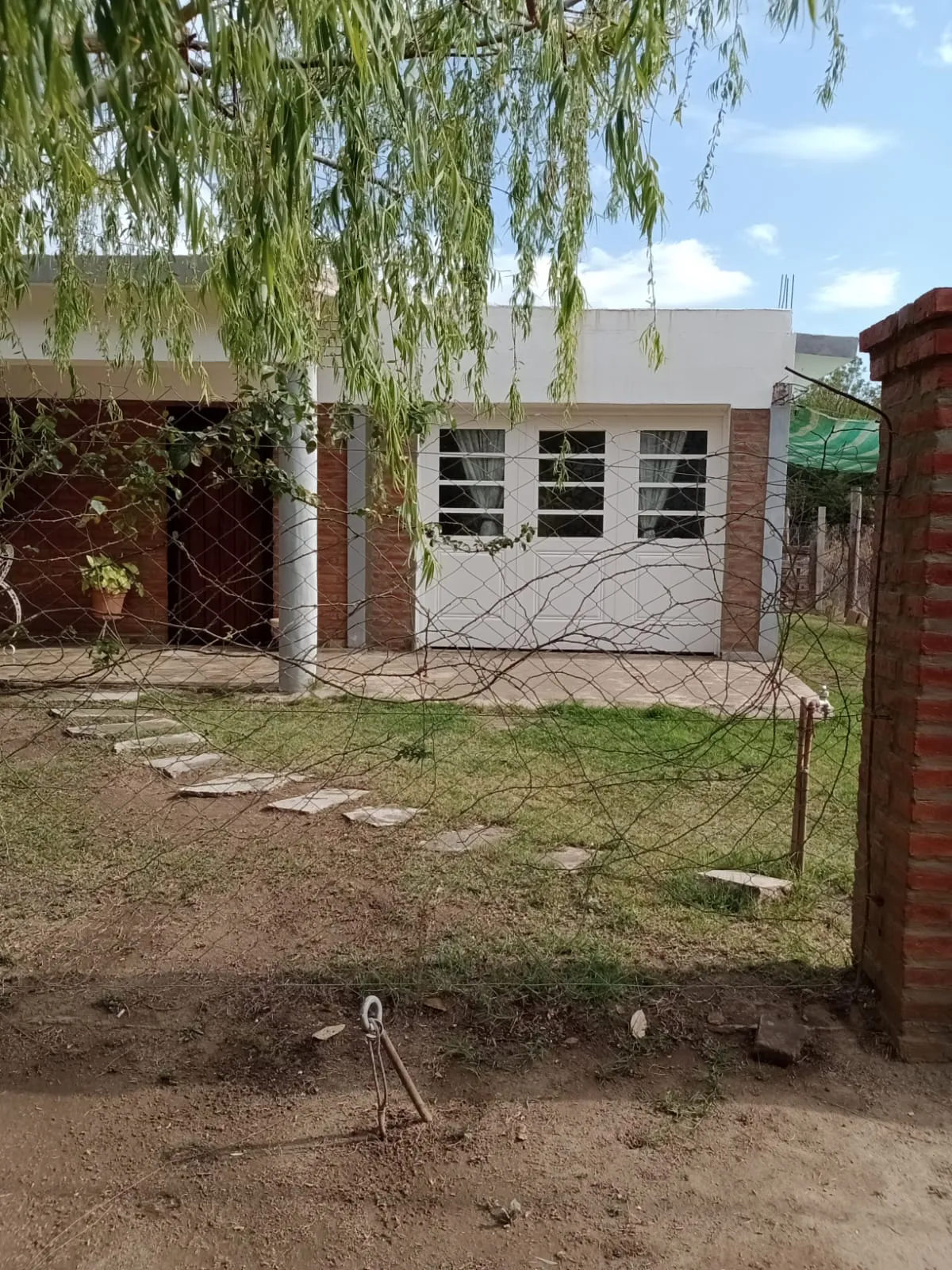 OPORTUNIDAD CASA FAMILIAR CON PATIO