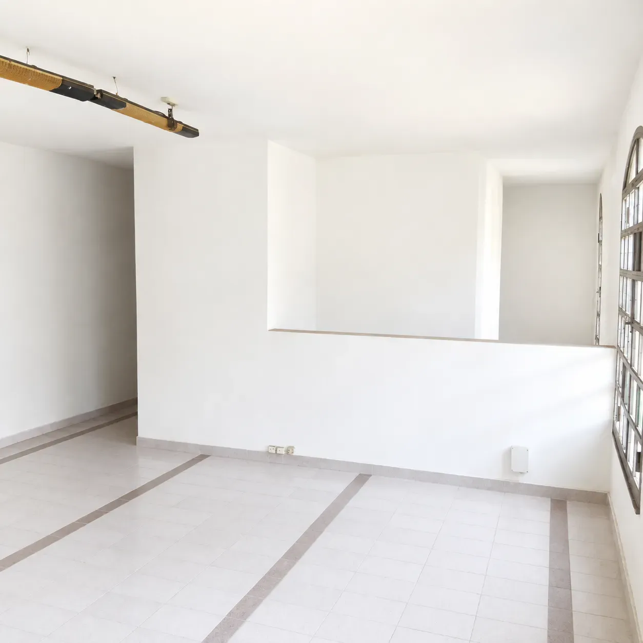 Nave Industrial en Alquiler con Gas Natural + 200 m² Depósitos + 200 m² Oficinas