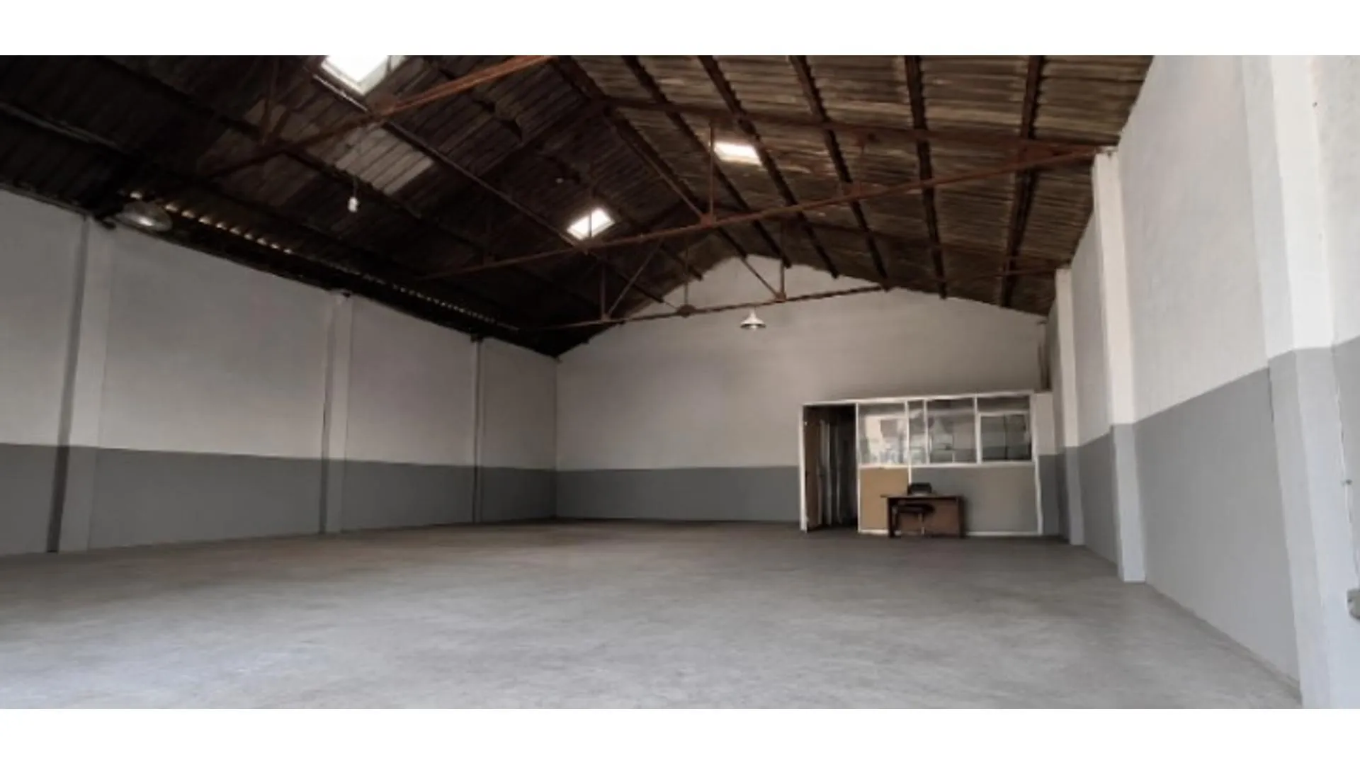ALQUILER DEPOSITO/GALPON + DEPARTAMENTO UN AMBIENTE