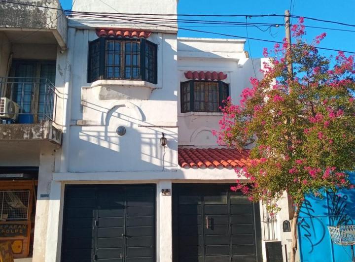 Casa · 4 Dormitorios · 2 Cocheras