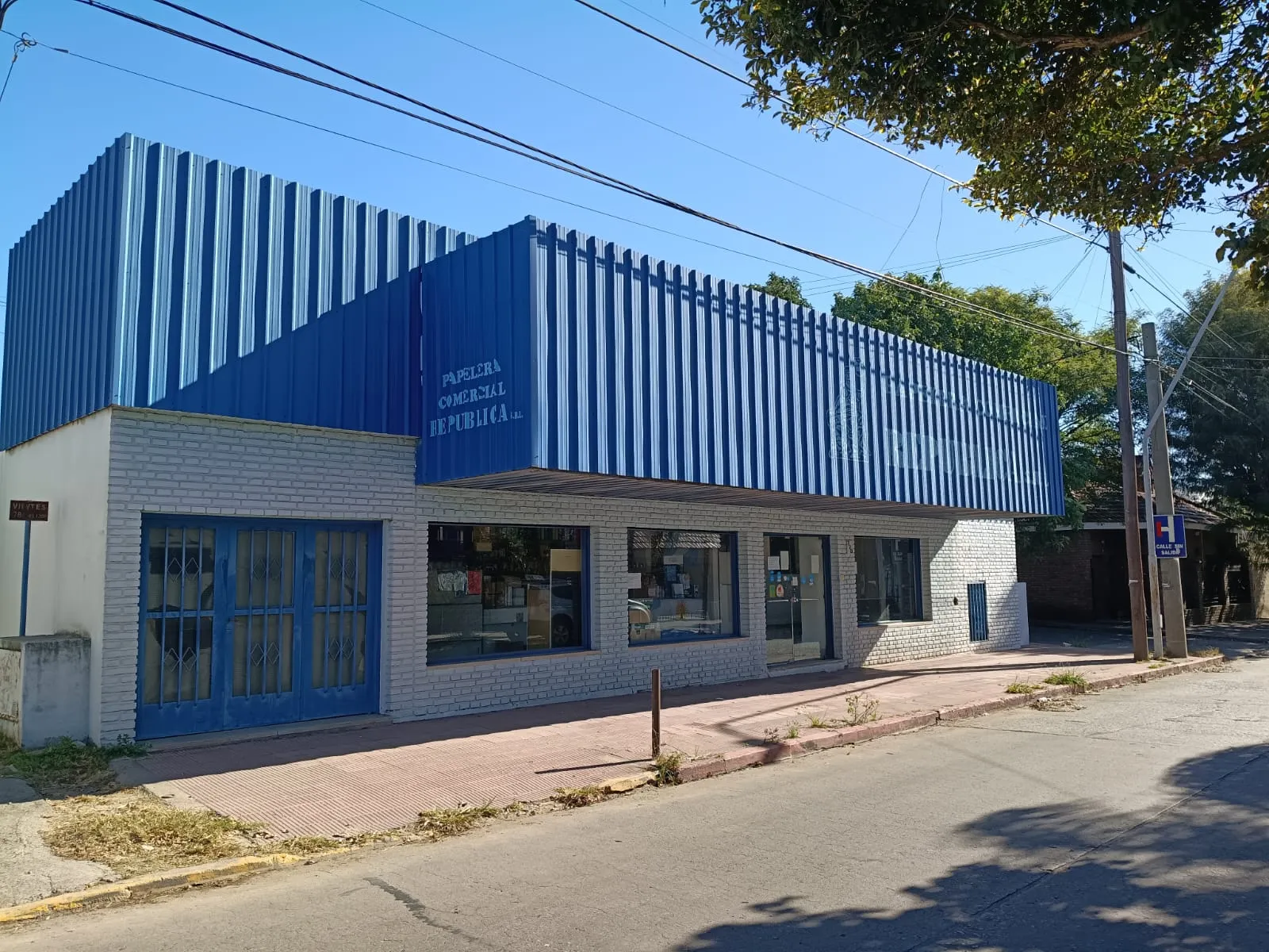 UNICO EN ZONA ALTO ALBERDI - IMPORTANTE LOCAL - C/OFICINAS - DEPOSITOS - OPORTUNIDAD - PROY FUTURO