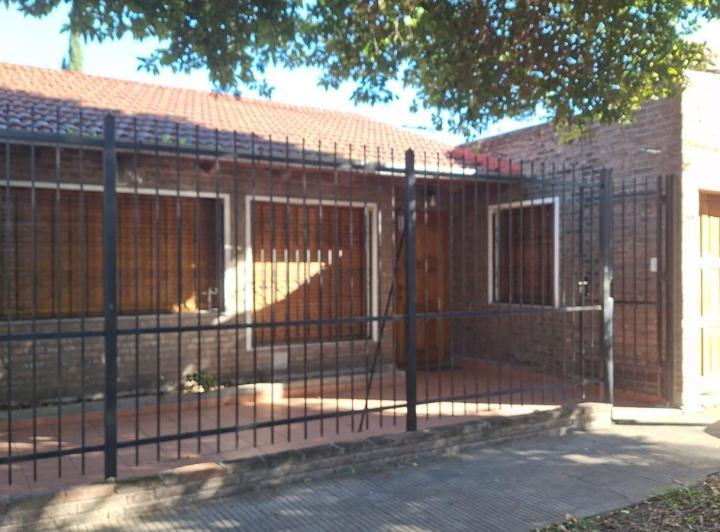 Casa · 110m² · 4 Ambientes · 2 Cocheras