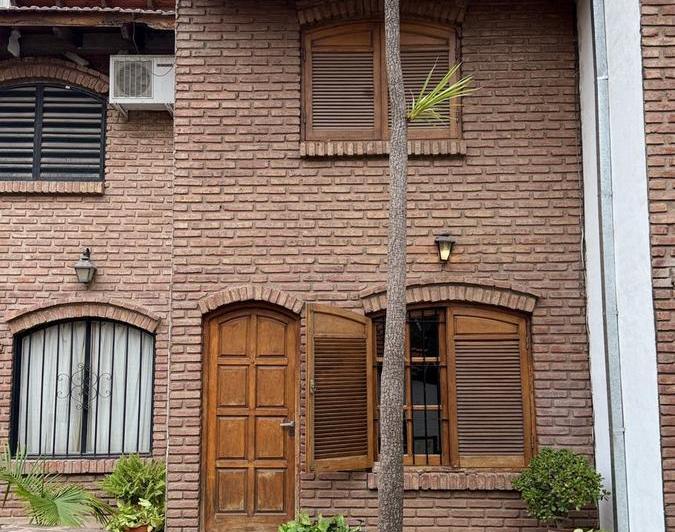 Casa · 90m² · 3 Ambientes · 1 Cochera
