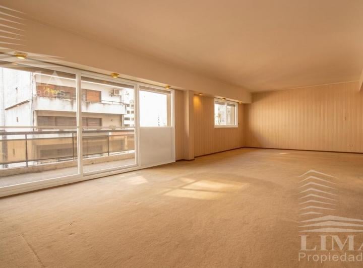 Departamento · 223m² · 7 Ambientes · 1 Cochera