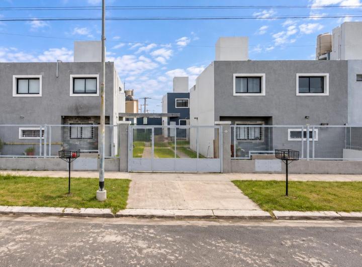Casa · 80m² · 6 Ambientes · 1 Cochera
