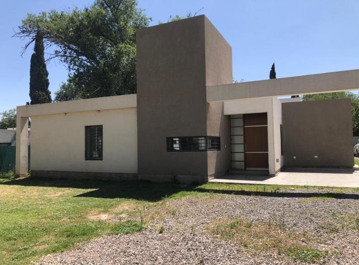 Casa · 140m² · 2 Ambientes