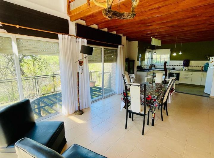 Casa · 145m² · 4 Ambientes · 2 Cocheras