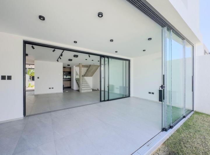 Casa · 167m² · 5 Ambientes · 1 Cochera