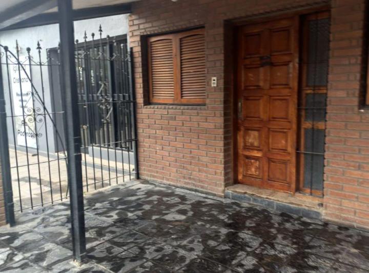 Casa · 110m² · 6 Ambientes · 1 Cochera