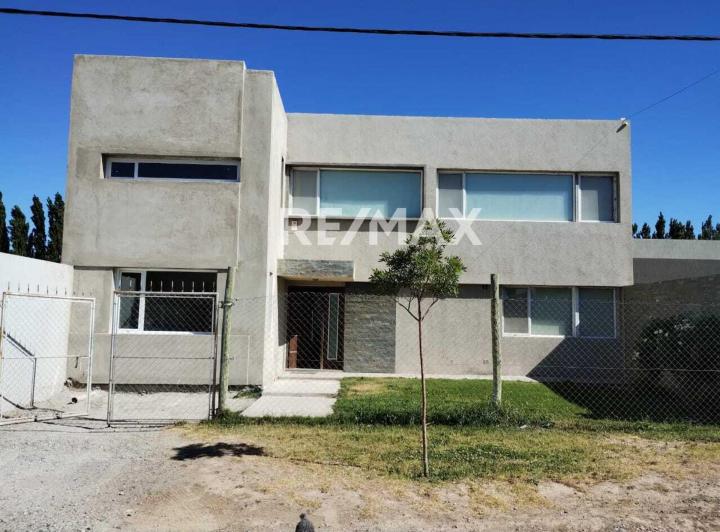 Casa · 225m² · 7 Ambientes