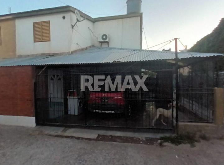 Casa · 97m² · 5 Ambientes · 1 Cochera