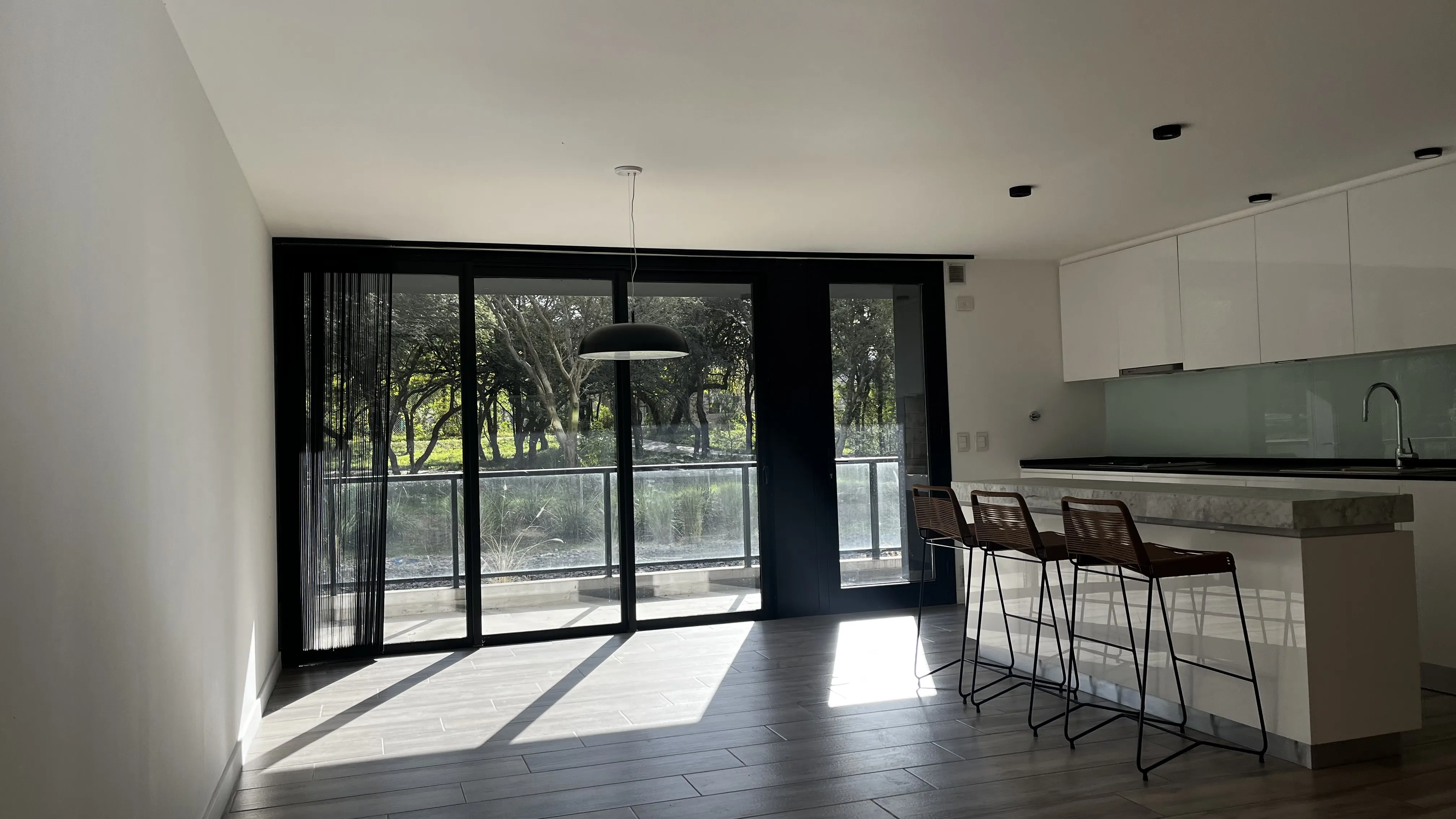 Departamento en alquiler de 2 dormitorios en Greenpark, Valle Escondido
