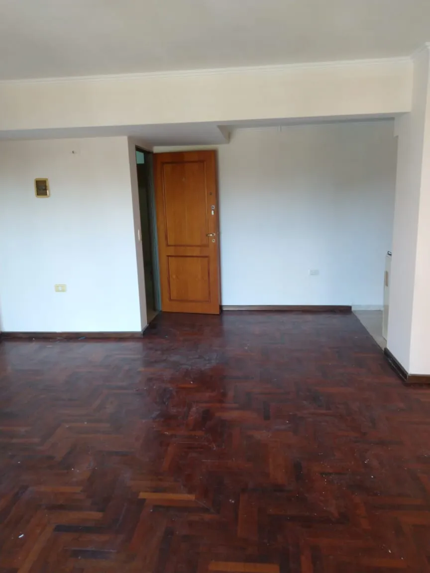 CHACABUCO 1117 SE ALQUILA AMPLIO DPTO 1 DORM CON BALCON VISTA AL PARQUE