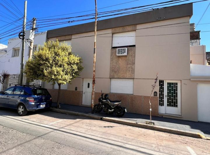 Casa · 140m² · 6 Ambientes · 1 Cochera