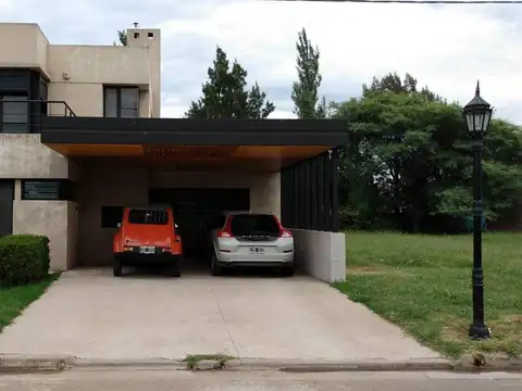 Casa en Venta en Soldini, Rosario