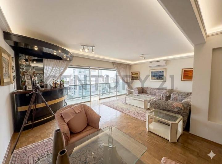 Departamento · 180m² · 7 Ambientes · 2 Cocheras