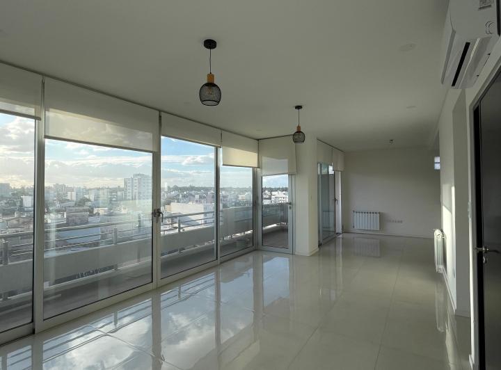 Departamento · 140m² · 4 Ambientes · 1 Cochera