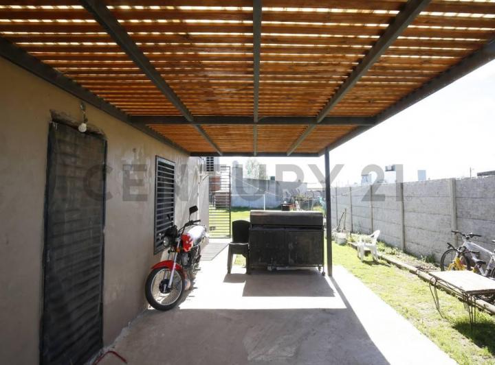 Casa · 102m² · 3 Ambientes · 2 Cocheras
