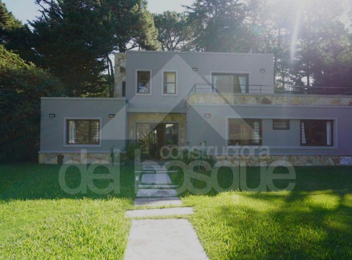 Casa · 194m² · 5 Ambientes