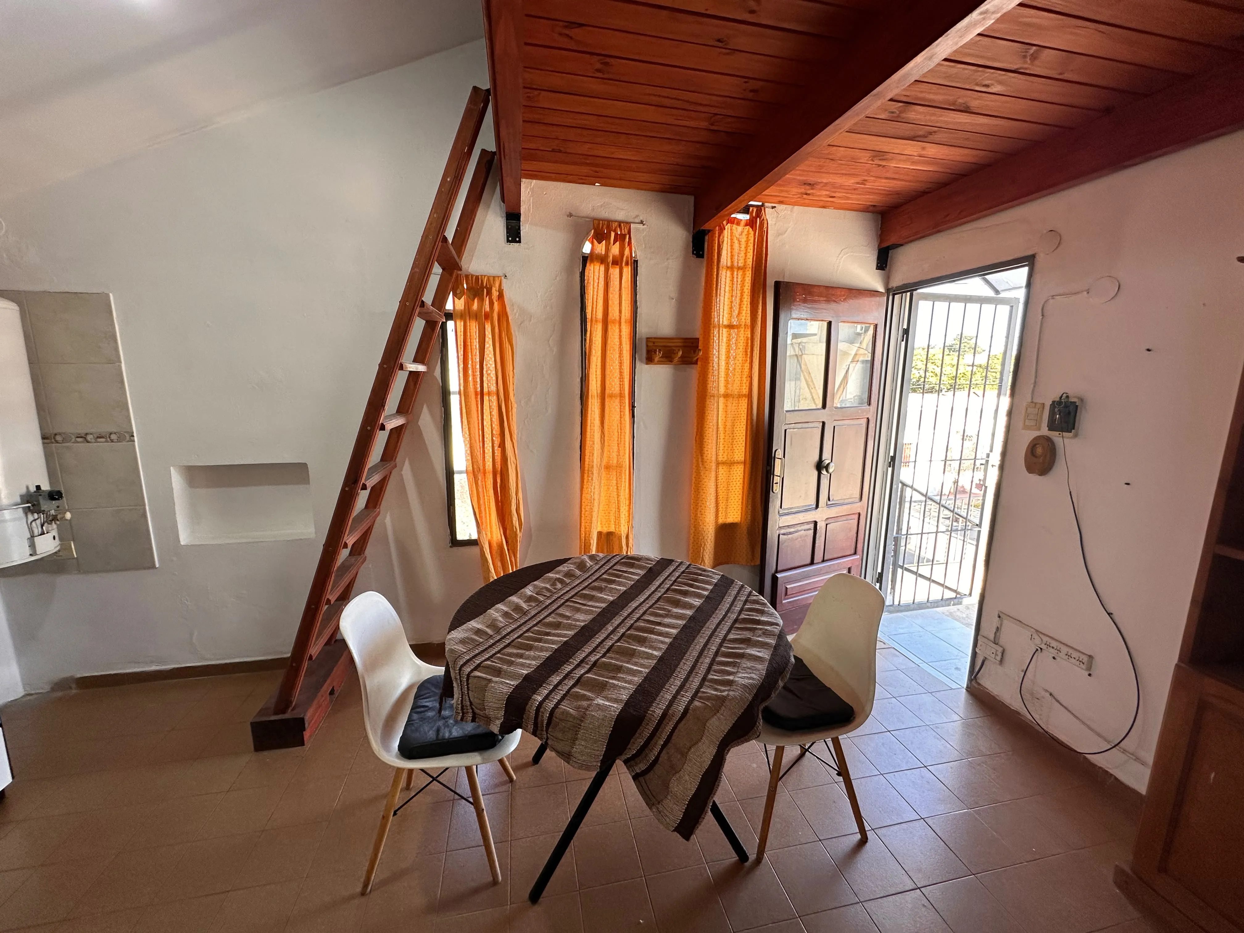 B° Juniors - Hermoso departamento de 1 dormitorio con amplio entrepiso