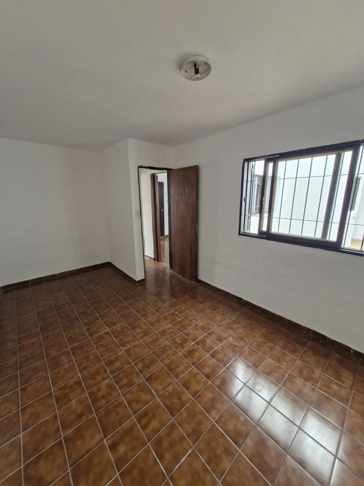 ALQUILO CASA 3 DORM C/ PATIO Bº CERRO CHICO