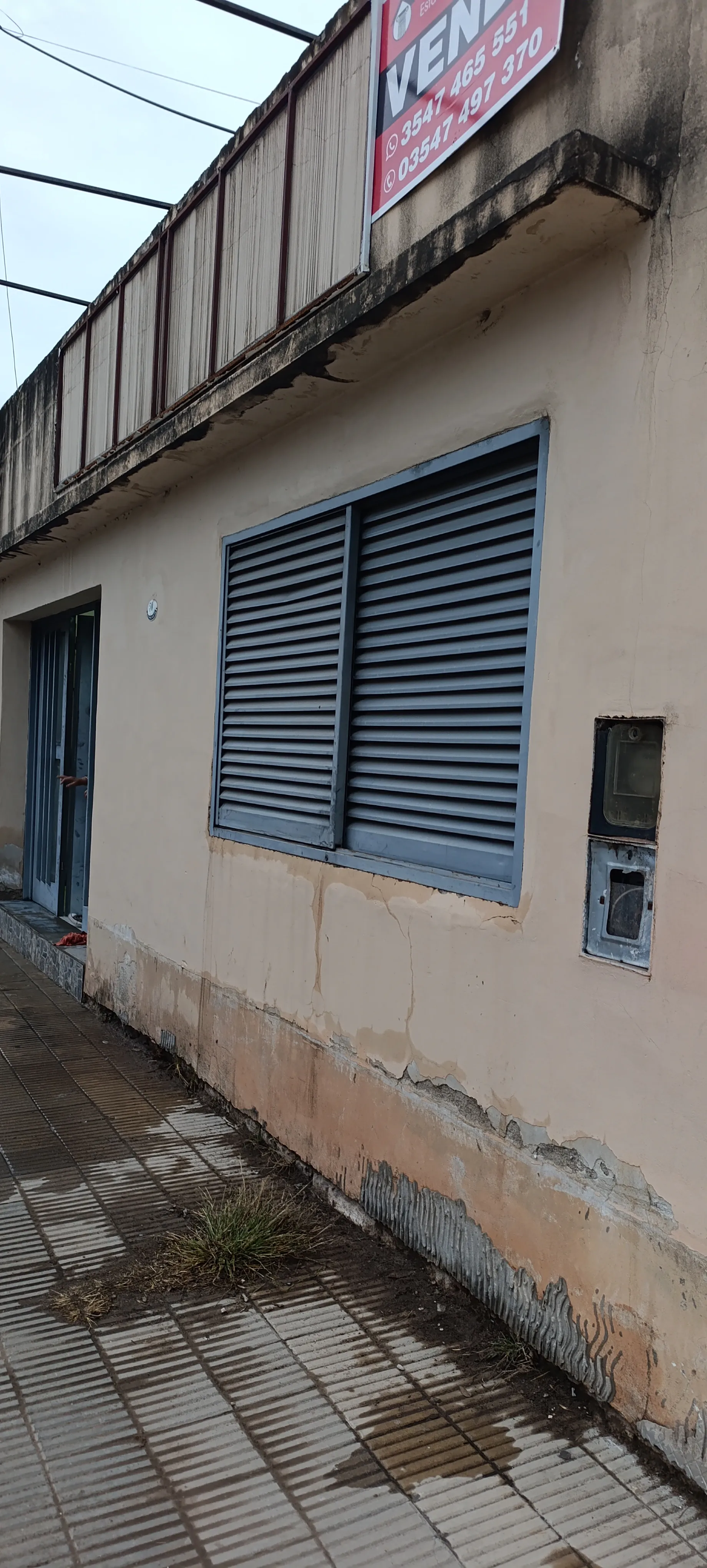 SALÓN EN VENTA CALLE AMADEO SABATTINI