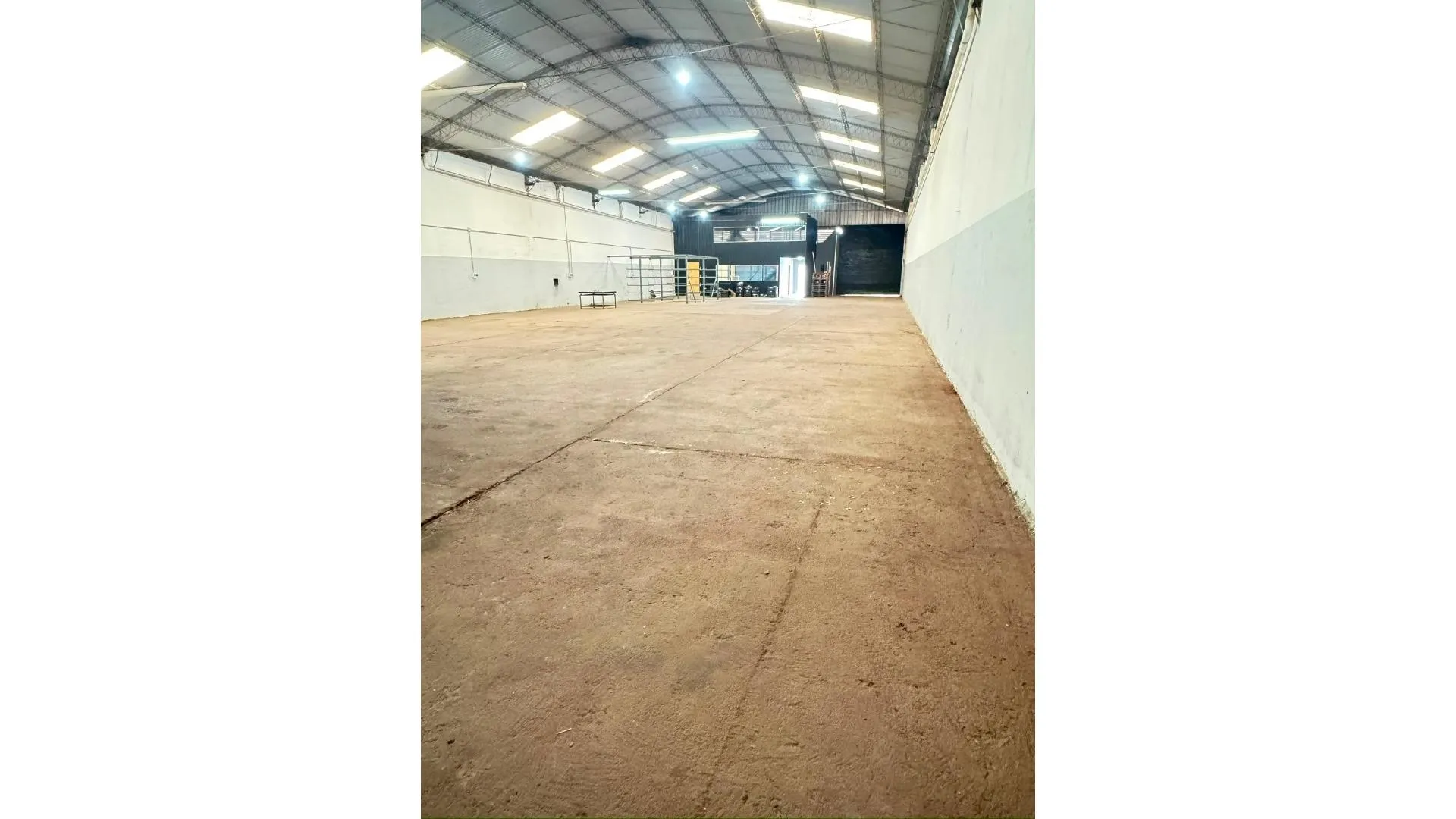 ALQUILO GALPON ESTACIÓN FLORES, 700 M2, ACCESO A CIRC