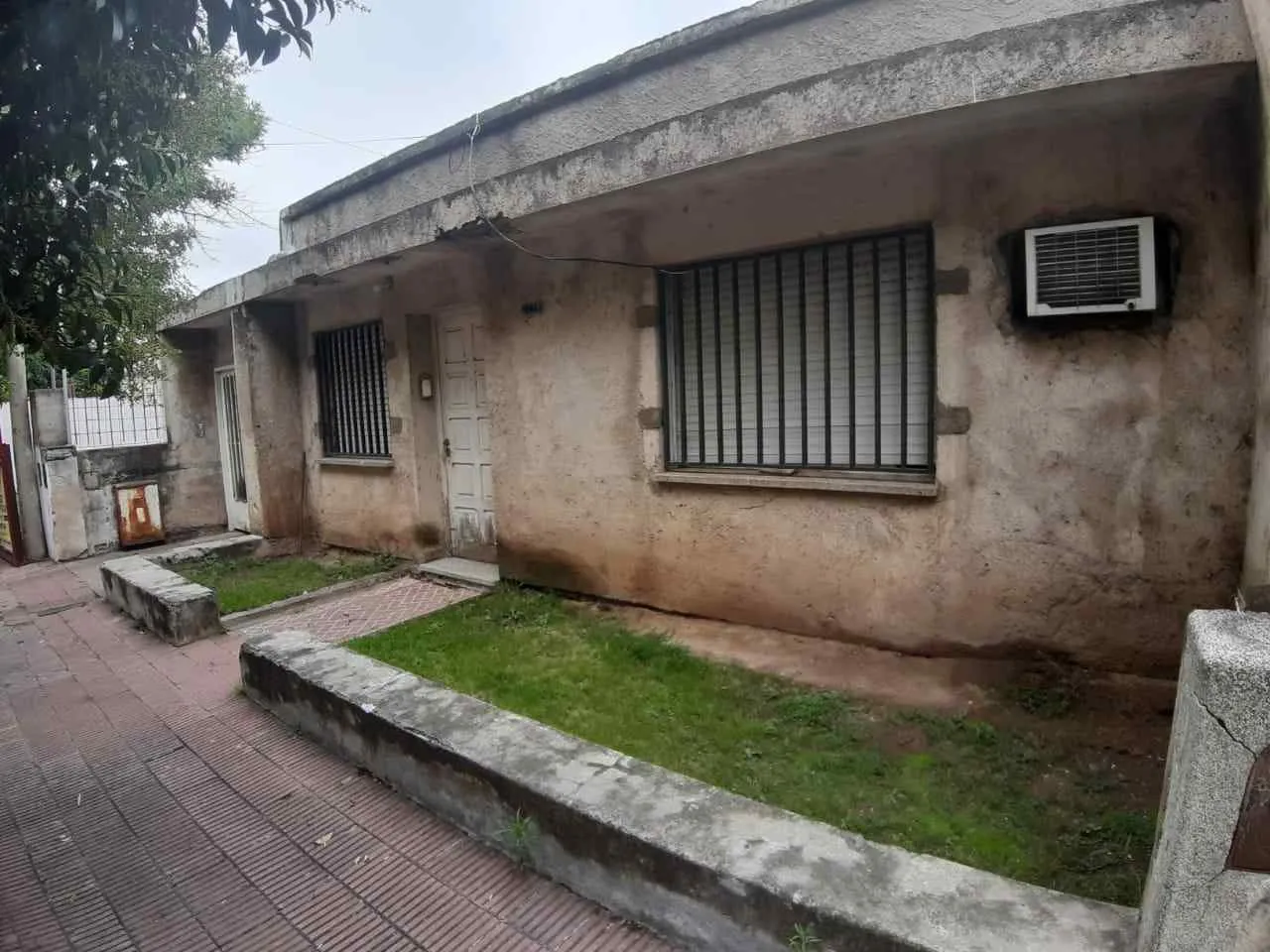 Lote con 2 propiedades Oportunidad!!