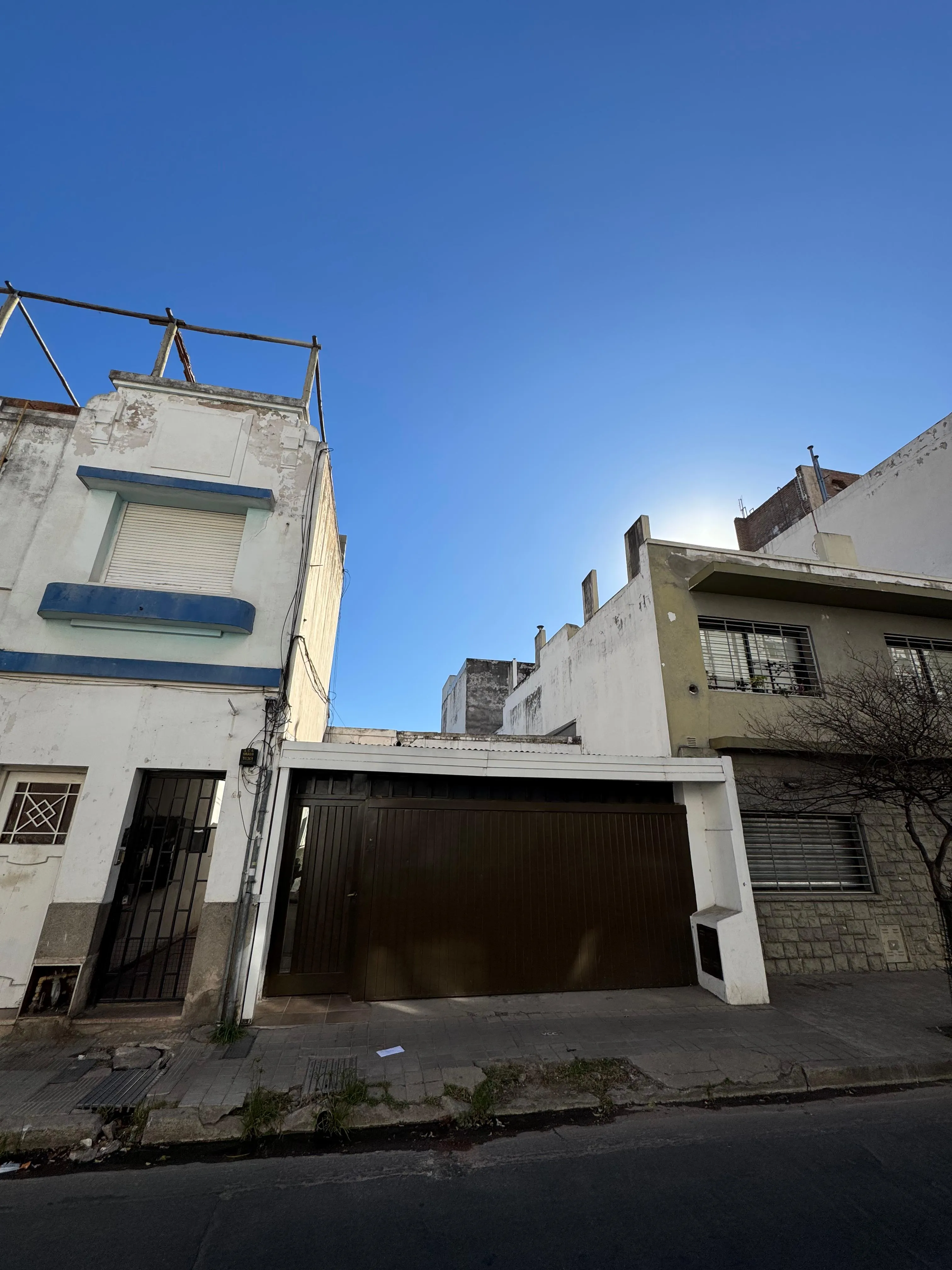 OPORTUNIDAD IDEAL EMPRENDIMIENTO COMERCIAL O CONSTRUCCION