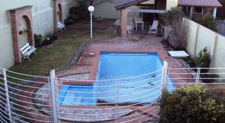 OPORTUNIDAD EXCELENTE CASA EN ALQUIILER - VILLA CENTENARIO - 3 DORM - COCHERA DOBLE