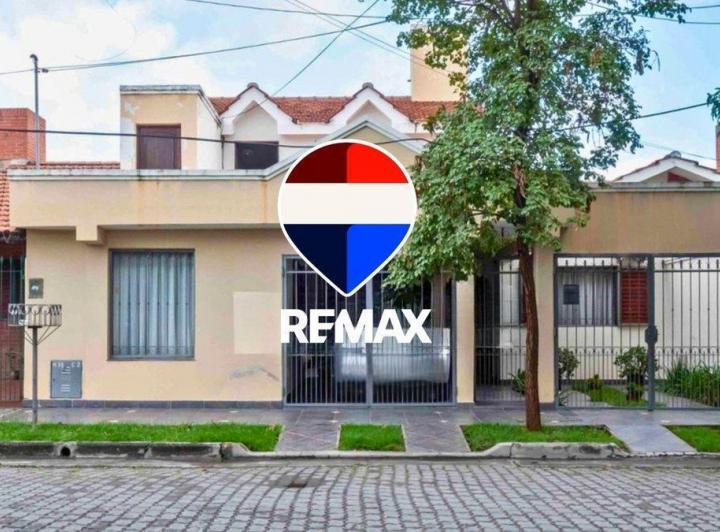 Casa · 190m² · 7 Ambientes · 2 Cocheras