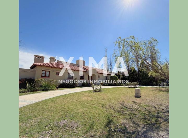 Casa · 200m² · 3 Dormitorios · 1 Cochera