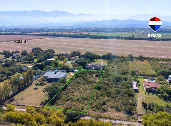 Terreno · 3299m²