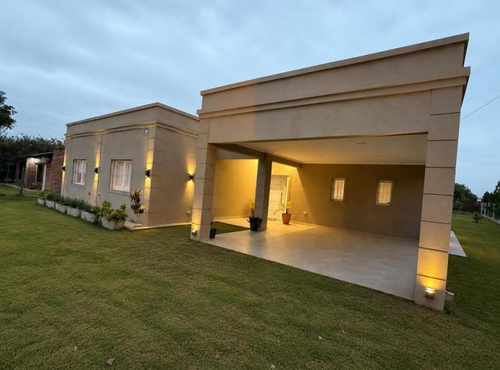 Casa · 185m² · 3 Dormitorios · 1 Cochera