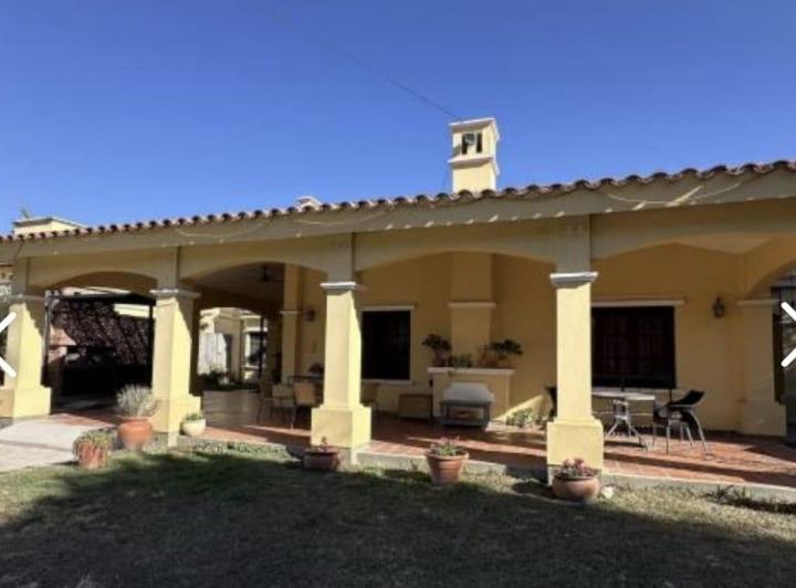 Casa · 180m² · 5 Ambientes · 2 Cocheras