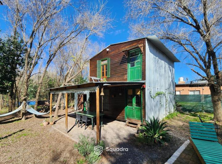 Casa · 77m² · 8 Ambientes · 2 Cocheras