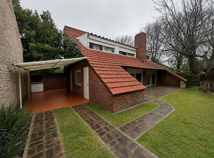 Casa · 531m² · 5 Ambientes · 2 Cocheras
