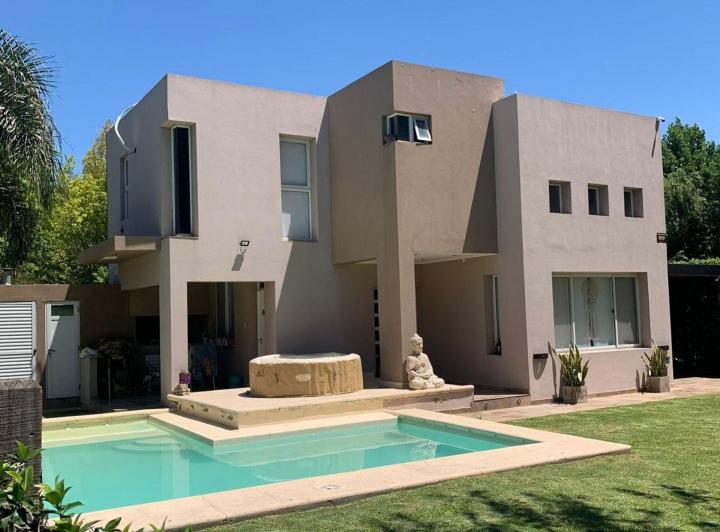 Casa · 120m² · 4 Ambientes · 1 Cochera