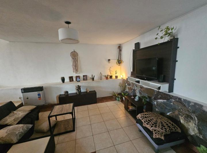 Casa · 190m² · 9 Ambientes · 1 Cochera