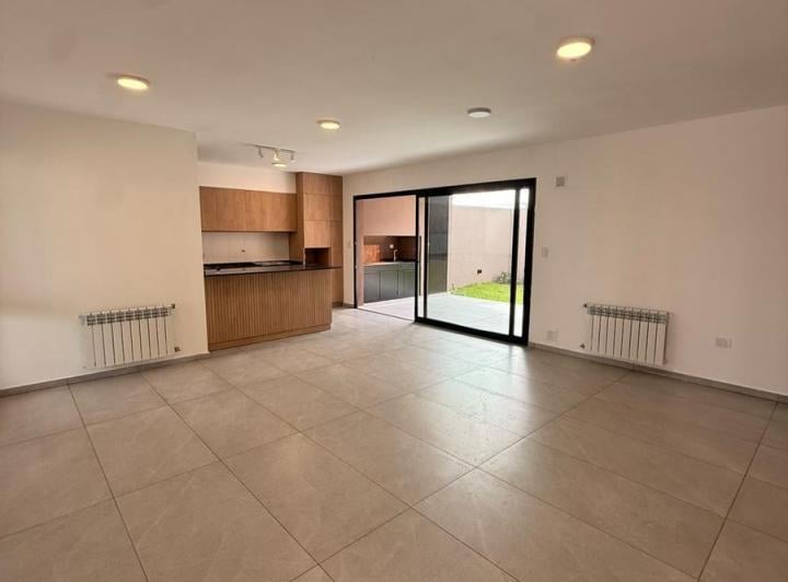 Casa · 159m² · 4 Ambientes · 2 Cocheras