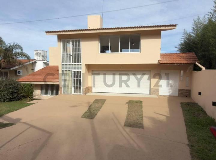 Casa · 390m² · 3 Ambientes